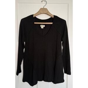 Maeve Anthropologie Black Waffle Weave Shirt Size MEDIUM Vneck blouse